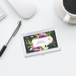 Vibrant Bloom | Aangepersonaliseerde Waterverf Flo Visitekaarthouder<br><div class="desc">De houder van het elegante visitekaartje met florale waterverf is voorzien van een bouquet van geschilderde perony en bloemen van roos in levendige tinten van violet paars, wazige roze en groen op een rijke geborstelde koolbedekking. De jouw naam en/of de bedrijfsnaam worden getoond in het centrum in modern letterschrift op...</div>