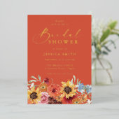 Vibrant Bold Floral Summer Bridal Shower Gold Folie Uitnodiging (Staand Voorkant)