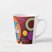 Vibrant Circles Retro Monogram gepersonaliseerd Latte Mok (Rechts)