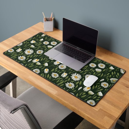 Vibrant Daisy Pattern with Lush Green Accents Bureaumat (Kantoor 2)