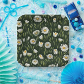 Vibrant Daisy Pattern with Lush Green Accents Papieren Bordje (Feest)