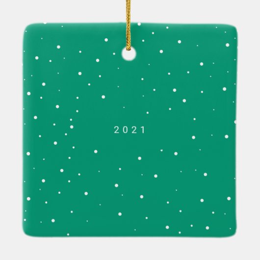 Vibrant Elf Green | Foto van Merry en Married Keramisch Ornament (Achterkant)