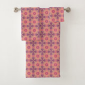 vibrant geometric pattern in pink, purple,  orange bad handdoek (Insitu)
