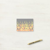 Vibrant Hot Classic Racing Flames on Fire Post-it® Notes (Op bureau)