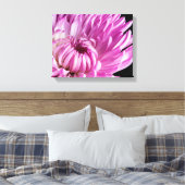 Vibrant in Pink Dahlia Canvas Afdruk (Insitu (Slaapkamer))