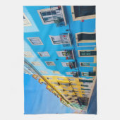 Vibrant Kitchen Towel Lissabon, Portugal Streets Theedoek (Verticaal)
