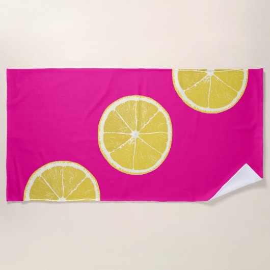 Vibrant Lemon Slice Pattern on Pink Beach Towel Strandlaken (Voorkant)