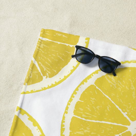 Vibrant Lemon Slice Pattern Summer Beach Towel Strandlaken (In situ)