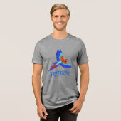 Vibrant Macaw Parrot Freedom Tri-blend T-Shirt (Voorkant volledig)
