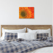 Vibrant Oranje Gerbera Daisy StretchedCanvas Afdru Canvas Afdruk (Insitu (Slaapkamer))