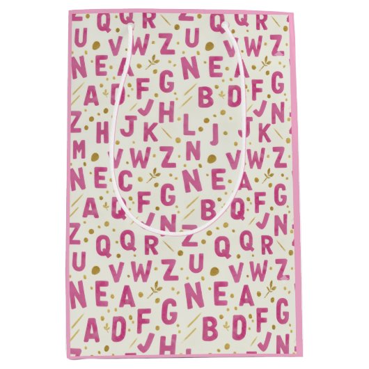 Vibrant Pink Alphabet and Gold Glitter Pattern Medium Cadeauzakje (Voorkant)