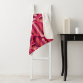 vibrant pink retro abstract pattern sherpa deken (In situ)