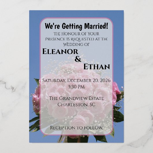 Vibrant Pink Rose Bouquet & Blue Sky Summer Folie Uitnodiging (Voorkant)