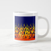 Vibrant Racing Flames op Navy Blue Grote Koffiekop (Rechts)