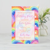 Vibrant Rainbow verjaardagsfeestje uitnodiging (Staand voorkant)