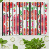 Vibrant red flowers and green leaves on curtains theedoek (Gevouwen)