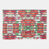 Vibrant red flowers and green leaves on curtains theedoek (Horizontaal)