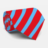Vibrant rood en blauw streep patroon stropdas (Opgerold)