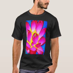 Vibrant Roze Lotus voor zowel Energie als Vreemd m T-shirt