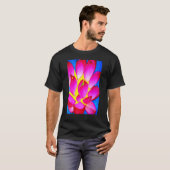 Vibrant Roze Lotus voor zowel Energie als Vreemd m T-shirt (Voorkant volledig)