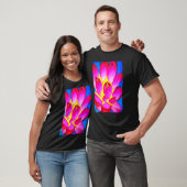 Vibrant Roze Lotus voor zowel Energie als Vreemd m T-shirt (Unisex)