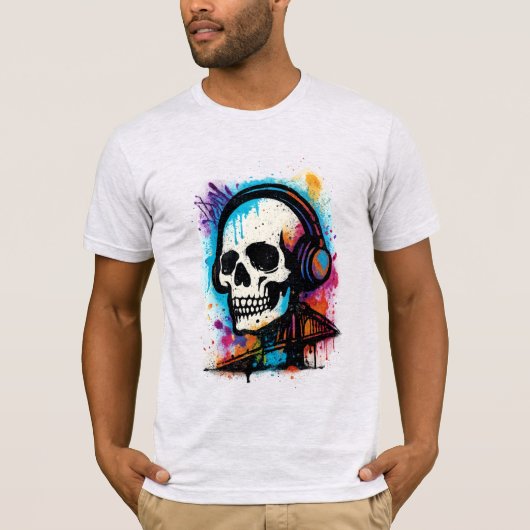 Vibrant Skull in Headphones – Graffiti Splash Art T-shirt (Voorkant)