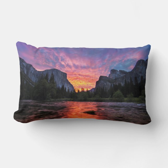 Vibrant Sky | Yosemite Valley Kussen (Voorkant)