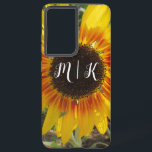 Vibrant Summer Sunflower Field Monogram Samsung Galaxy Hoesje<br><div class="desc">Een bloem en een zicht die het zomerseizoen vertegenwoordigen met al zijn levendige kleuren? Laat dit muispad dat zicht dan vangen met het prachtige zicht van de zonnebloemen. Laat de levendige groene, gele, oranje en heldere blauwe hemel je leven brengen na een lange winter. Laat het veld van de zomer...</div>