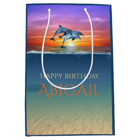 Vibrant Sunset Dolphins Jumping Ocean Birthday Medium Cadeauzakje (Voorkant)