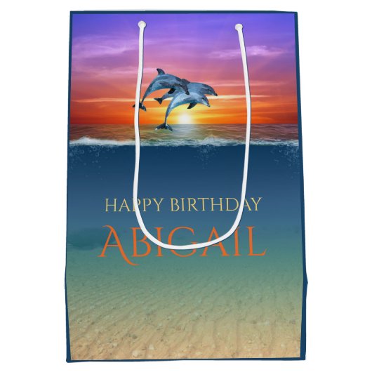 Vibrant Sunset Dolphins Jumping Ocean Birthday Medium Cadeauzakje (Achterkant)