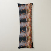 Vibrant Veggie Explosion Art – Dynamic Boiling Pot Lichaamskussen (Achterkant (Verticaal))