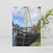 Vic32 Puffer Boat in het Crinan Canal Basin, Schot Feestdagenkaart (Staand voorkant)