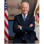 Vice-President Joe Biden van het Obama-voorzitters Staand Fotobeeldje<br><div class="desc">De foto toont een moment in de tijd voordat het president Joe Biden benoemde tot kantoor van het vice-President van de Verenigde Staten. Zonlicht stroomt door een raam en werpt een warme gloed op de figuur van een Biden die vol vertrouwen in het midden van het lijst staat. Zijn armen...</div>
