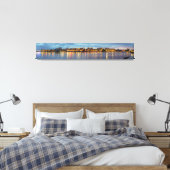 Victoria Skyline op het nachtpanorama Canvas Afdruk (Insitu (Slaapkamer))