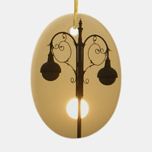 Victoriaans Bedel:  Straatlantaarnpalen Keramisch Ornament
