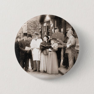 VICTORIAANS CHRISTMAS CAROL SINGERS RONDE BUTTON 5,7 CM