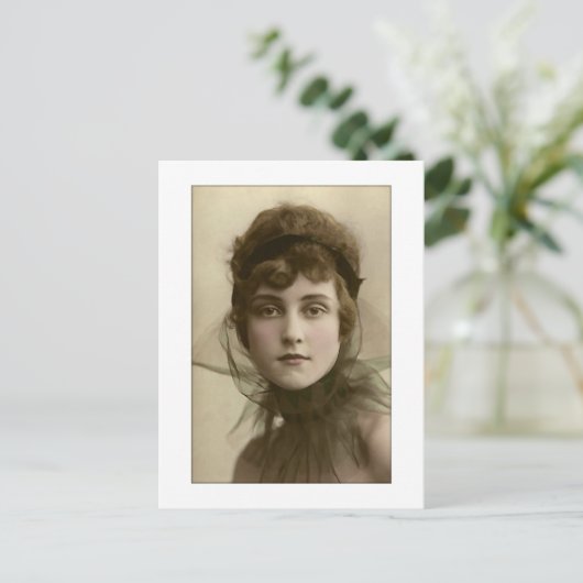 Victoriaans damestnet hoge kraag briefkaart (Staand voorkant)