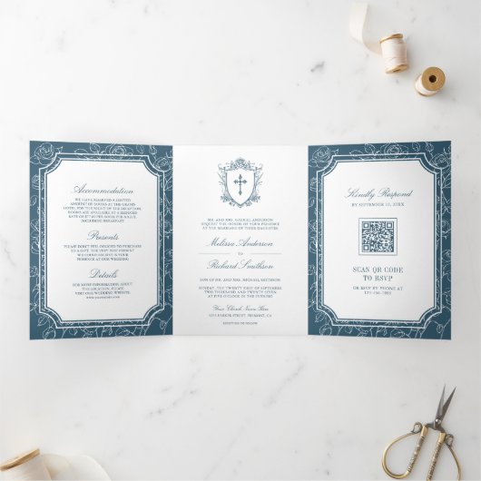 Victoriaans Dusty Blue Catholic QR Code Wedding Drieluik Uitnodiging (Binnen)