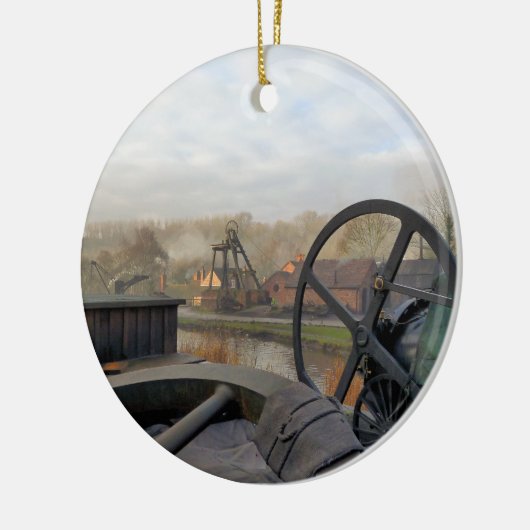 VICTORIAANS ENGLAND KERAMISCH ORNAMENT (Links)