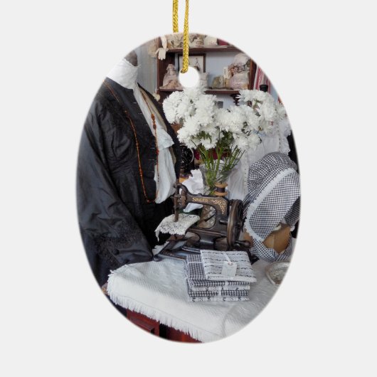 VICTORIAANS ENGLAND KERAMISCH ORNAMENT (Achterkant)