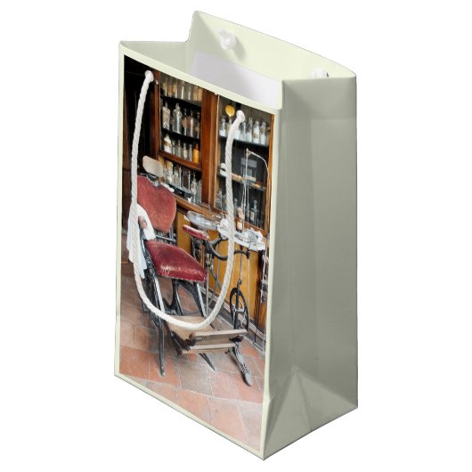 VICTORIAANS ENGLAND KLEIN CADEAUZAKJE (Voorkant Gekanteld)