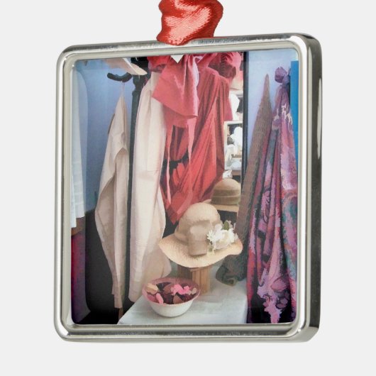 VICTORIAANS ENGLAND METALEN ORNAMENT (Links)