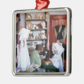 VICTORIAANS ENGLAND METALEN ORNAMENT (Links)