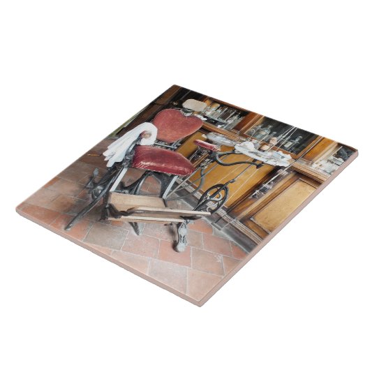 VICTORIAANS ENGLAND TEGELTJE (Zijkant)