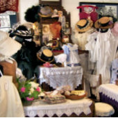 VICTORIAANS ENGLAND VIERKANTE BUTTON 5,1 CM