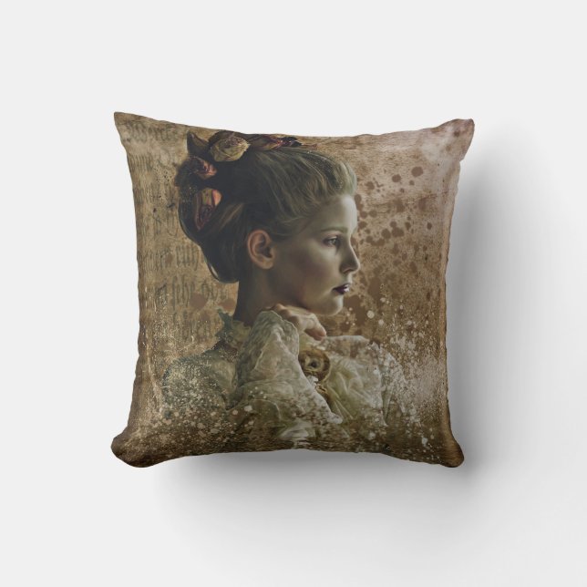 Victoriaans Ghost Lady-in-Waiting Kussen (Voorkant)