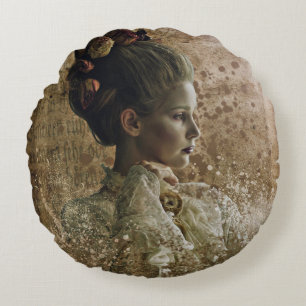 Victoriaans Ghost Lady-in-Waiting Rond Kussen