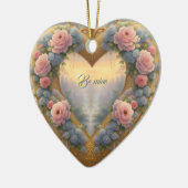 Victoriaans, goudkleurig hart met bloemen en gezeg keramisch ornament (Links)