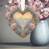 Victoriaans, goudkleurig hart met bloemen en gezeg ornament