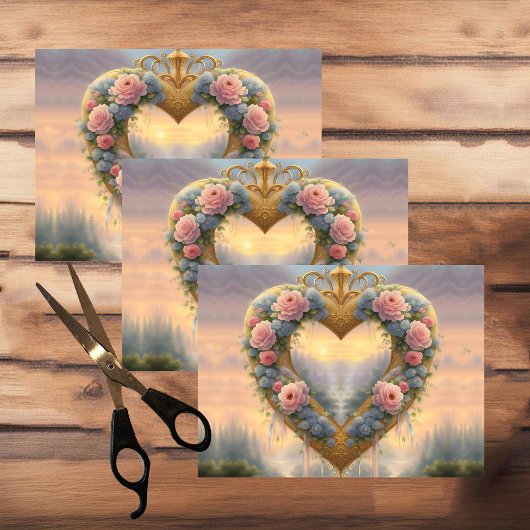 Victoriaans, goudkleurig hart met bloemen en gezeg tissuepapier